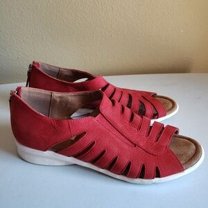Comfortiva Pillowtop Red Leather Parker Sandals Women's Sz 11 -Travel Flats